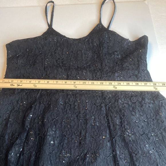 Beaded Drama-Dress Black Lace Sequins Dress - Picture 9 of 14